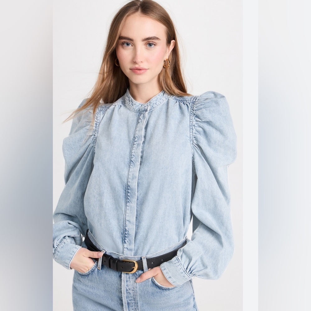 FRAME. Long sleeve, denim Gillian Top. Pristine